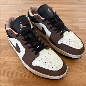 Nike Air Jordan 1 Low Mocha Black White Shoes Brown VNDS Size 8.5 Mens Sneakers